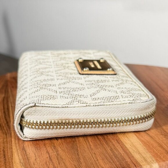 Michael Kors Vanilla Signature Logo Zip-Around Wallet - Picture 5 of 14